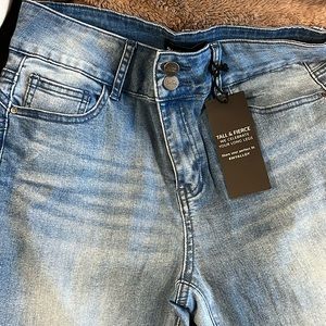 Brand NEW ALLOY LONG/TALL 35 inch unseen skinny stretch jeans! Size 12 Women’s